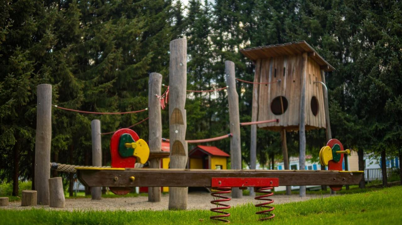 Camping Bella Austria Sankt Peter am Kammersberg Exteriör bild